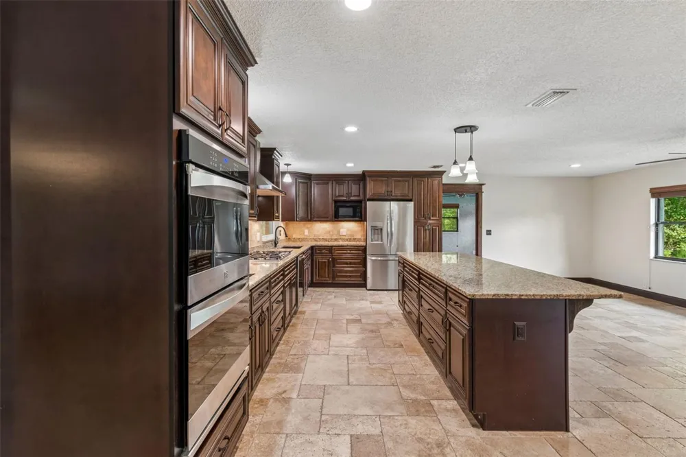 1322 W VOORHIS AVENUE Deland, FL 32720