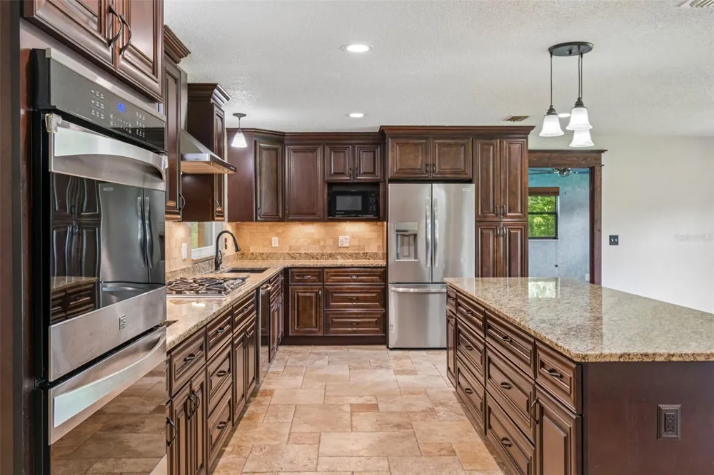 1322 W VOORHIS AVENUE Deland, FL 32720
