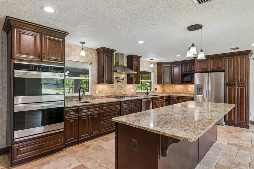 1322 W VOORHIS AVENUE Deland, FL 32720