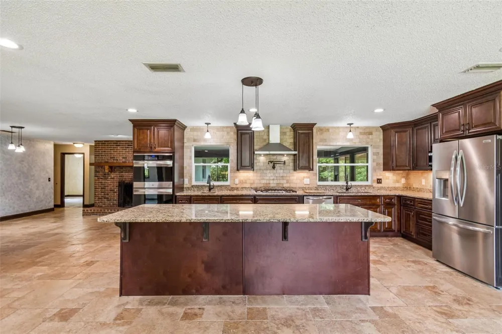 1322 W VOORHIS AVENUE Deland, FL 32720