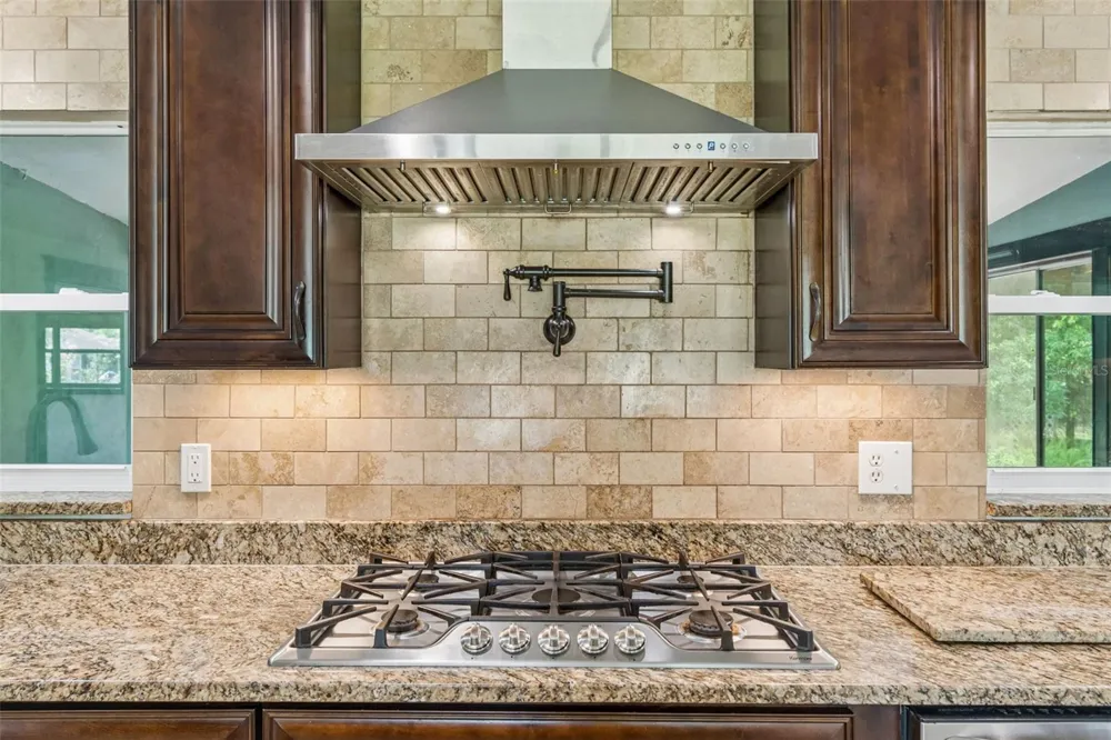 1322 W VOORHIS AVENUE Deland, FL 32720