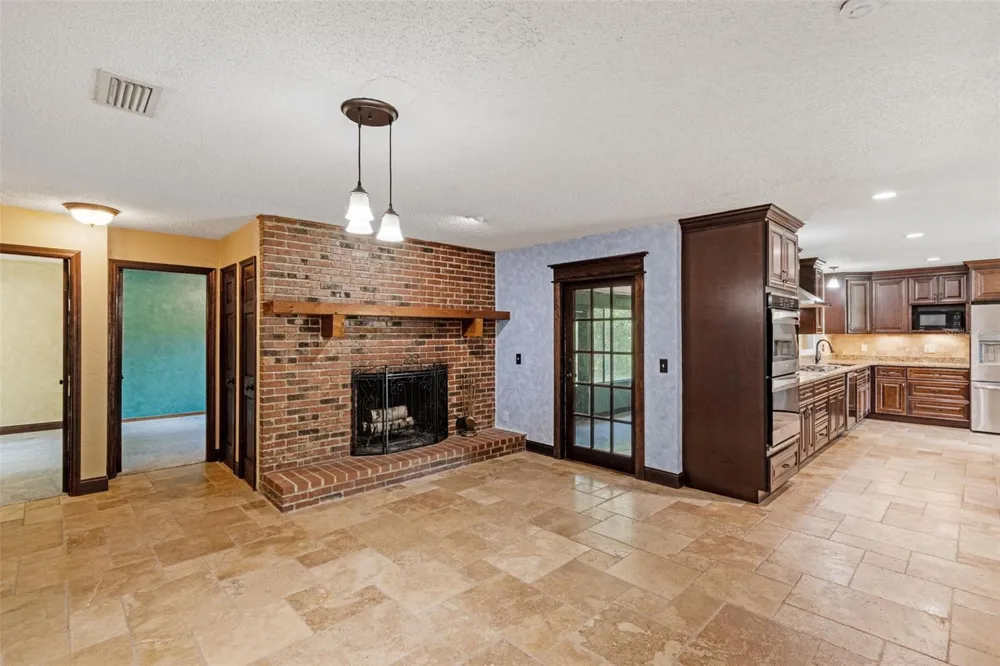 1322 W VOORHIS AVENUE Deland, FL 32720