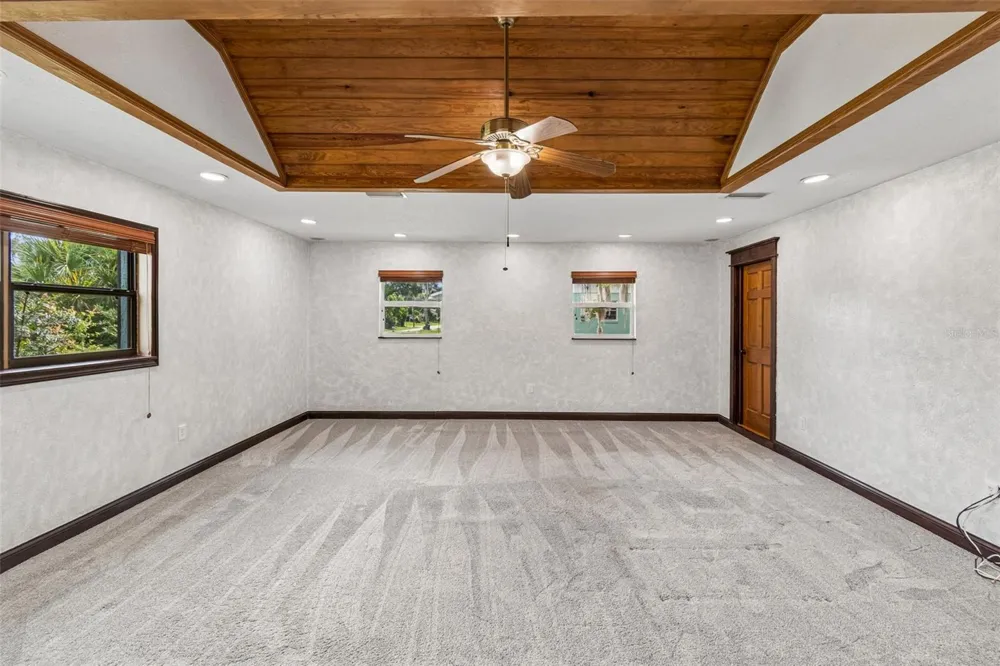 1322 W VOORHIS AVENUE Deland, FL 32720