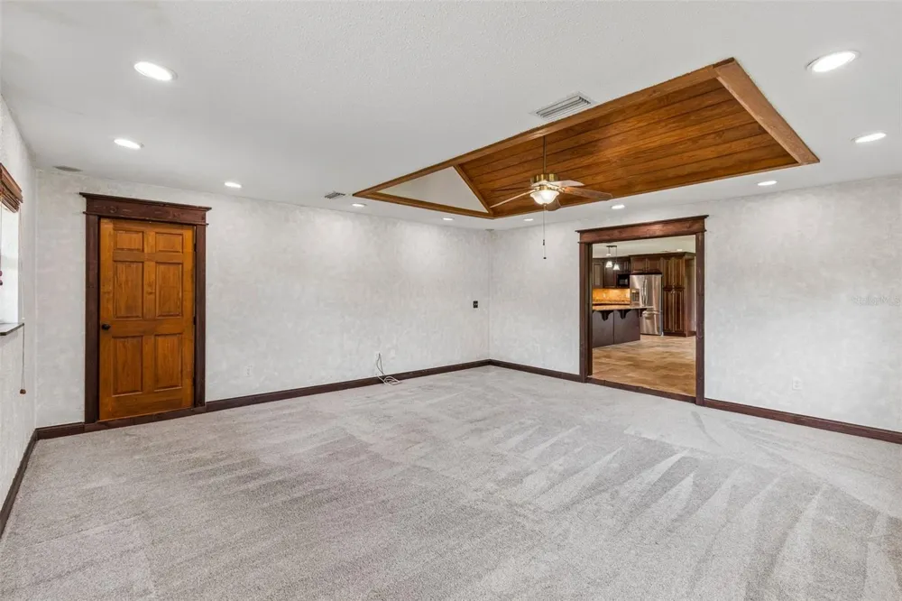 1322 W VOORHIS AVENUE Deland, FL 32720