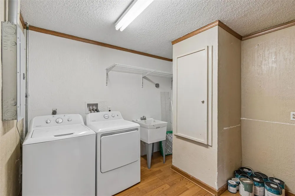 1322 W VOORHIS AVENUE Deland, FL 32720