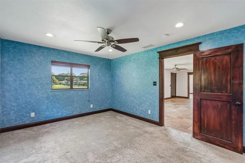 1322 W VOORHIS AVENUE Deland, FL 32720