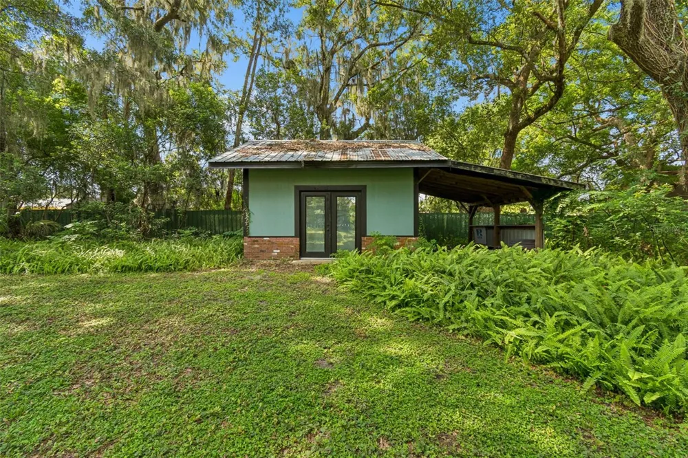 1322 W VOORHIS AVENUE Deland, FL 32720