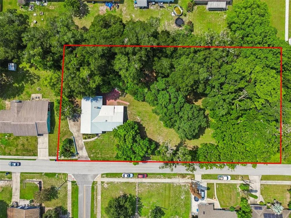 1322 W VOORHIS AVENUE Deland, FL 32720