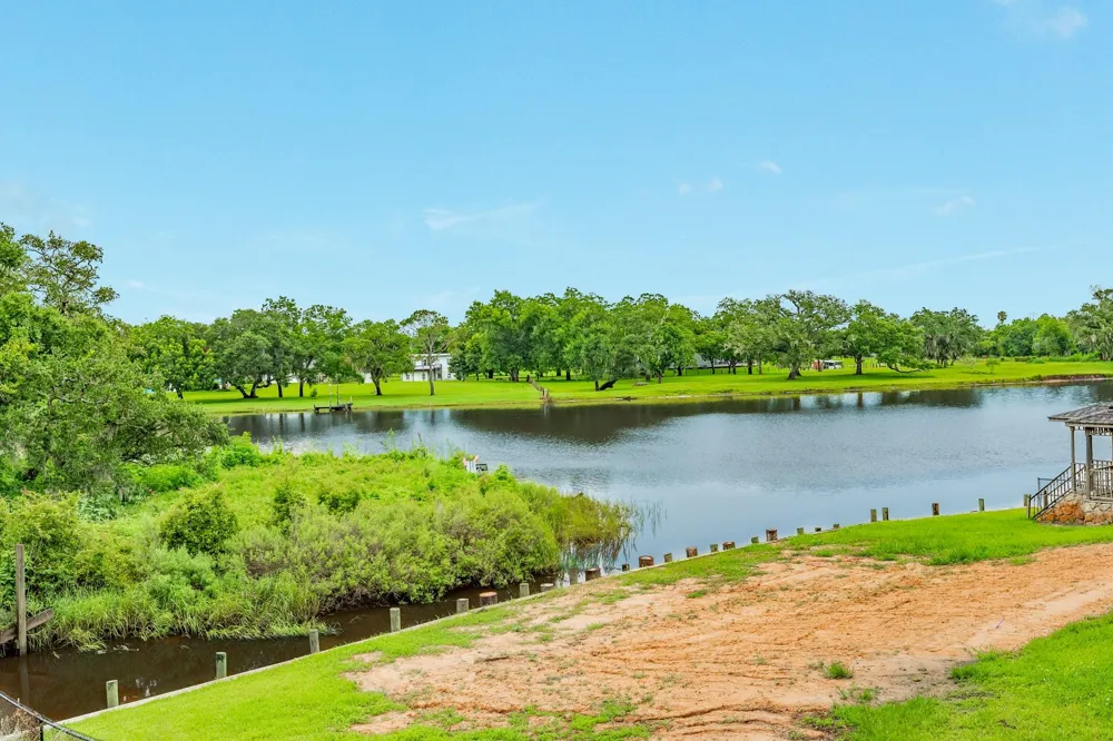 6840 County Road 659 Brazoria, TX 77422