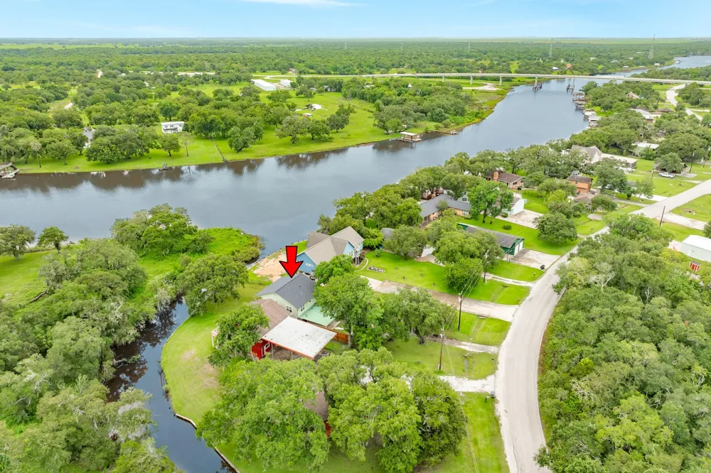 6840 County Road 659 Brazoria, TX 77422