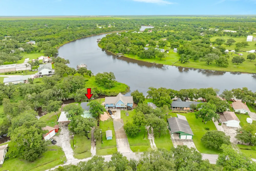 6840 County Road 659 Brazoria, TX 77422