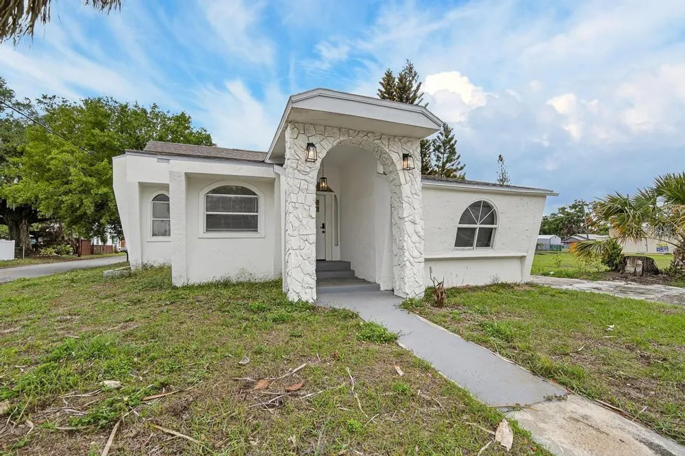 800 CHURCH AVENUE Mulberry, FL 33860