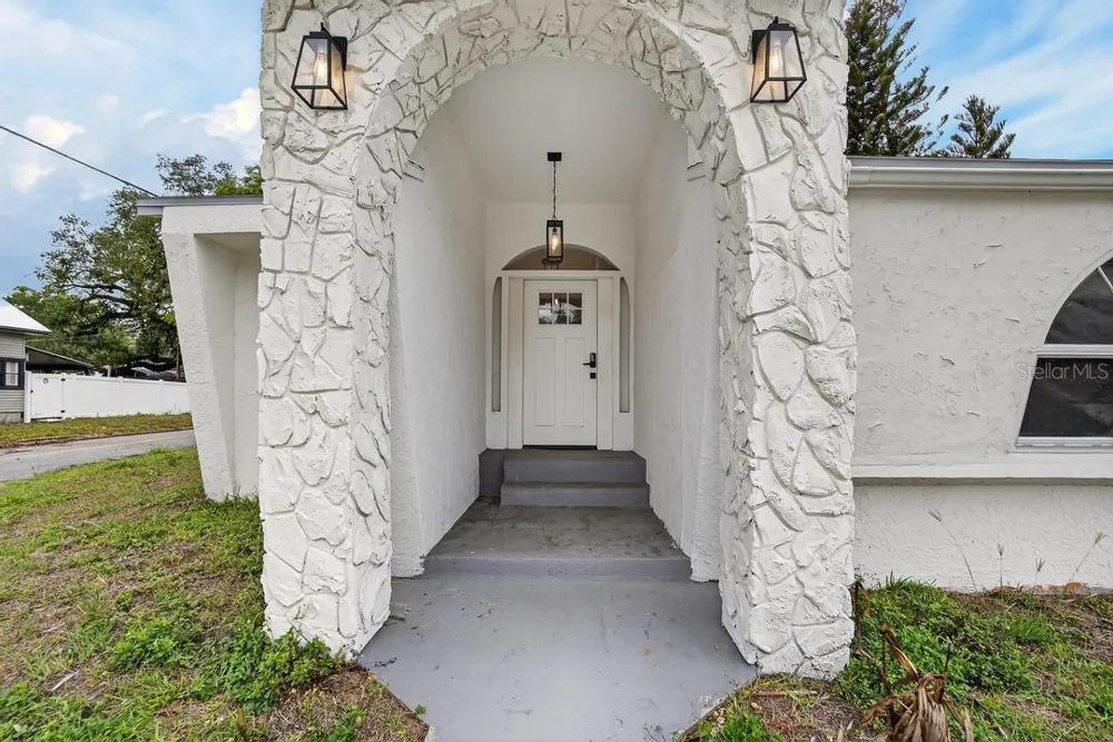 800 CHURCH AVENUE Mulberry, FL 33860