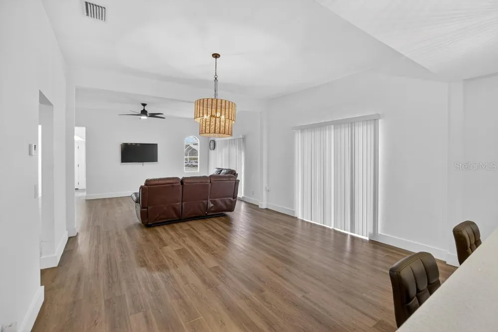 800 CHURCH AVENUE Mulberry, FL 33860