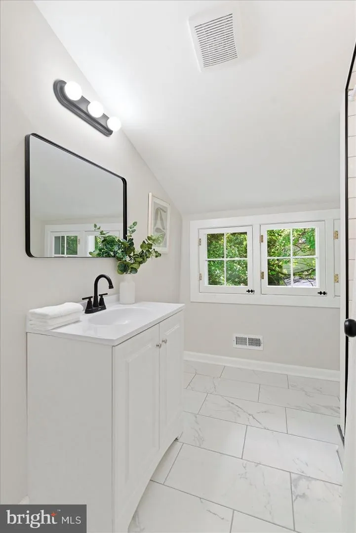 1 GLENWOOD AVENUE Baltimore, MD 21228