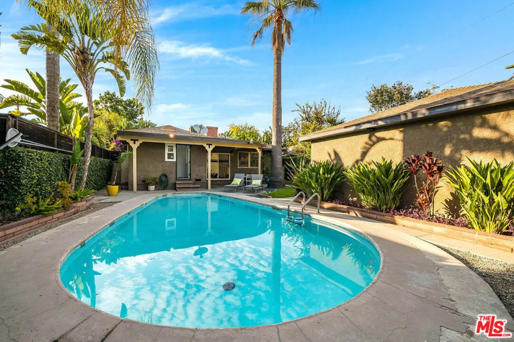 3416 W Clark Avenue Burbank, CA 91505