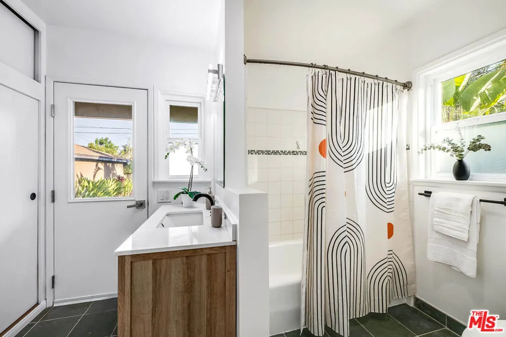 3416 W Clark Avenue Burbank, CA 91505