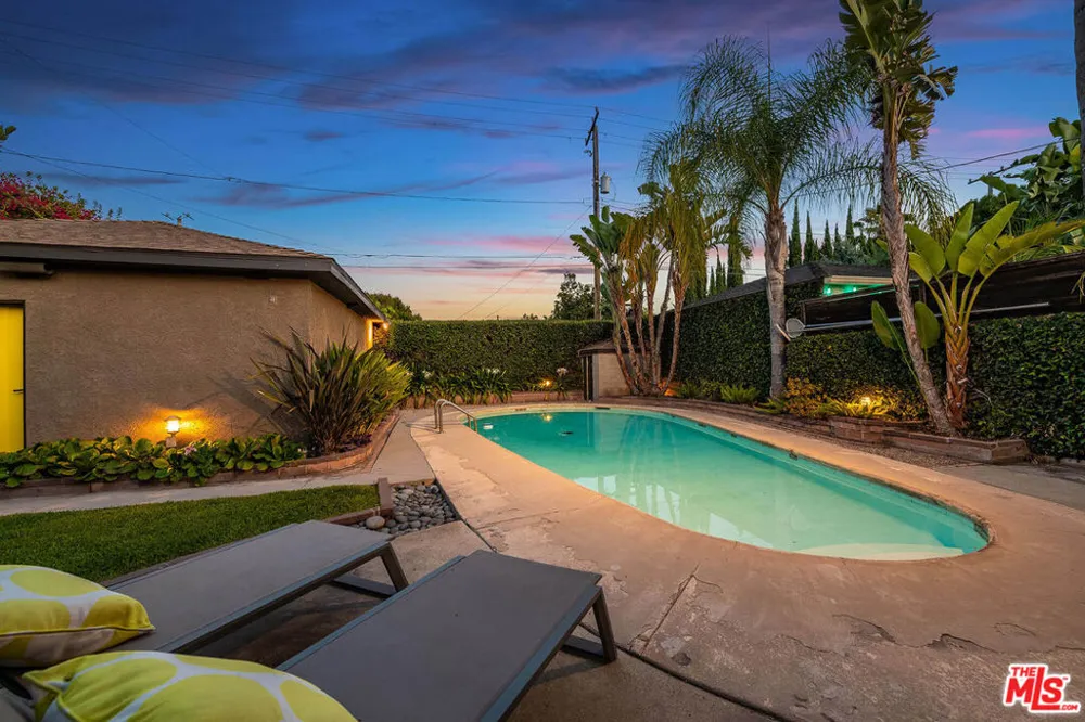 3416 W Clark Avenue Burbank, CA 91505