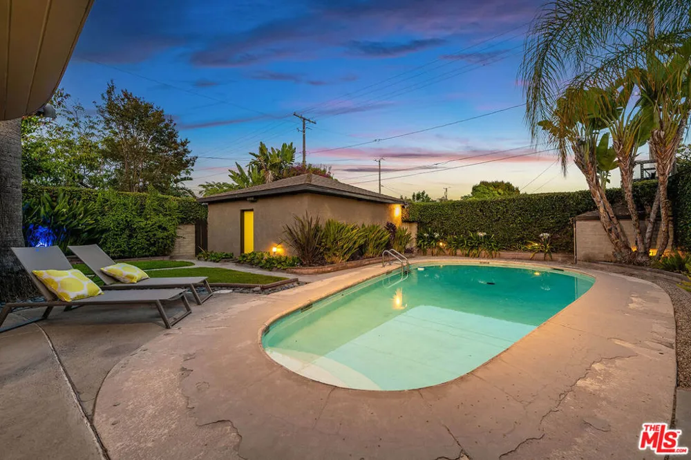 3416 W Clark Avenue Burbank, CA 91505