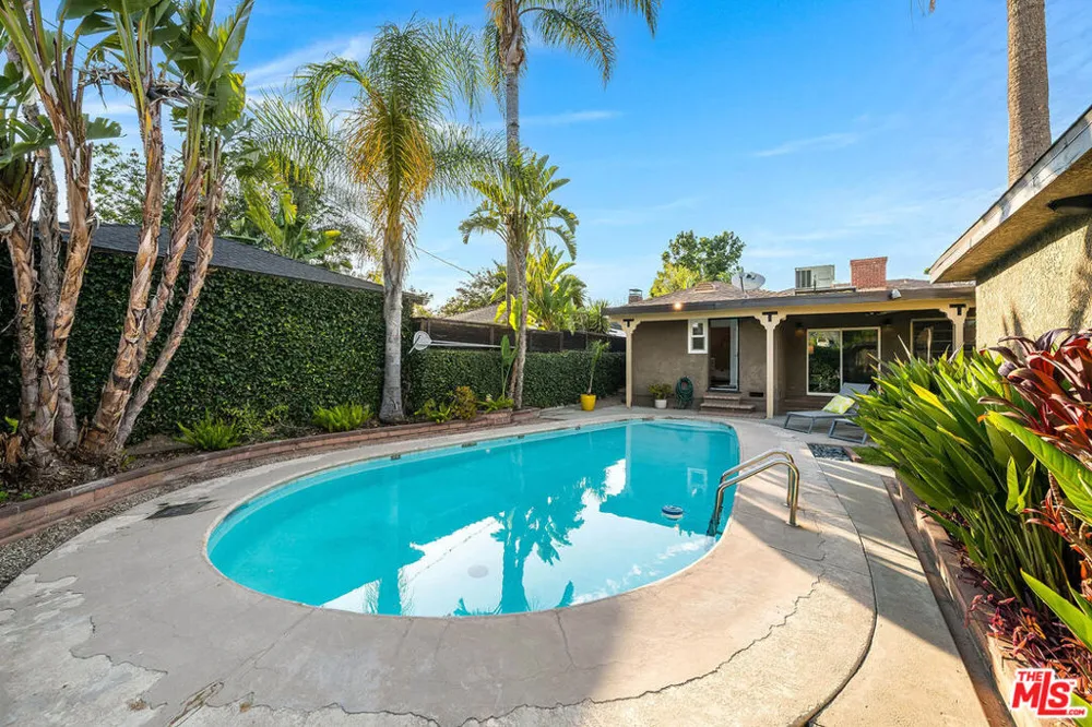 3416 W Clark Avenue Burbank, CA 91505