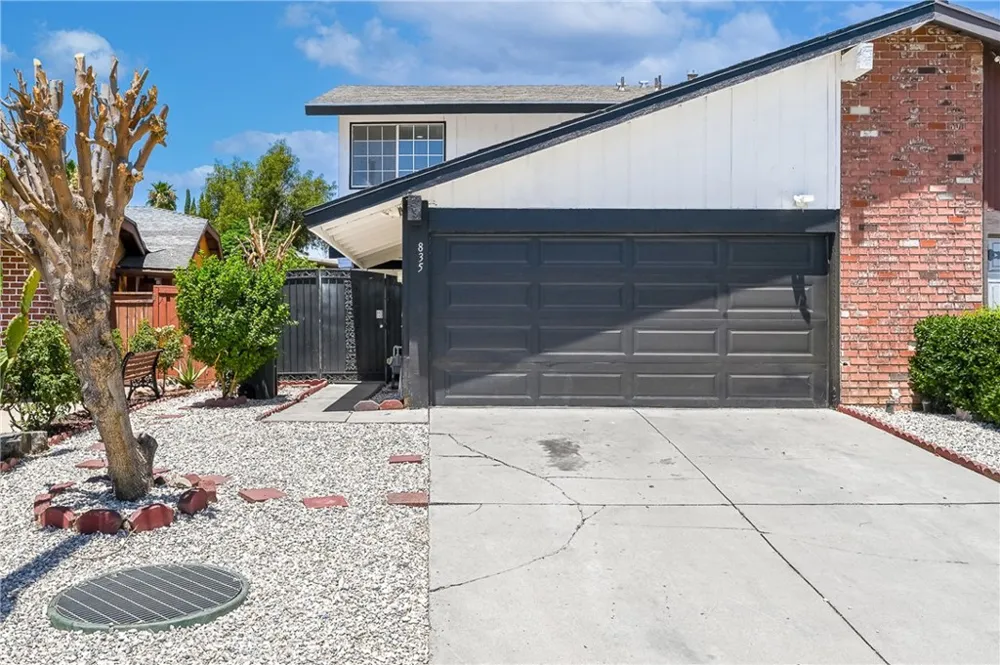835 Quail Lake Elsinore, CA 92530