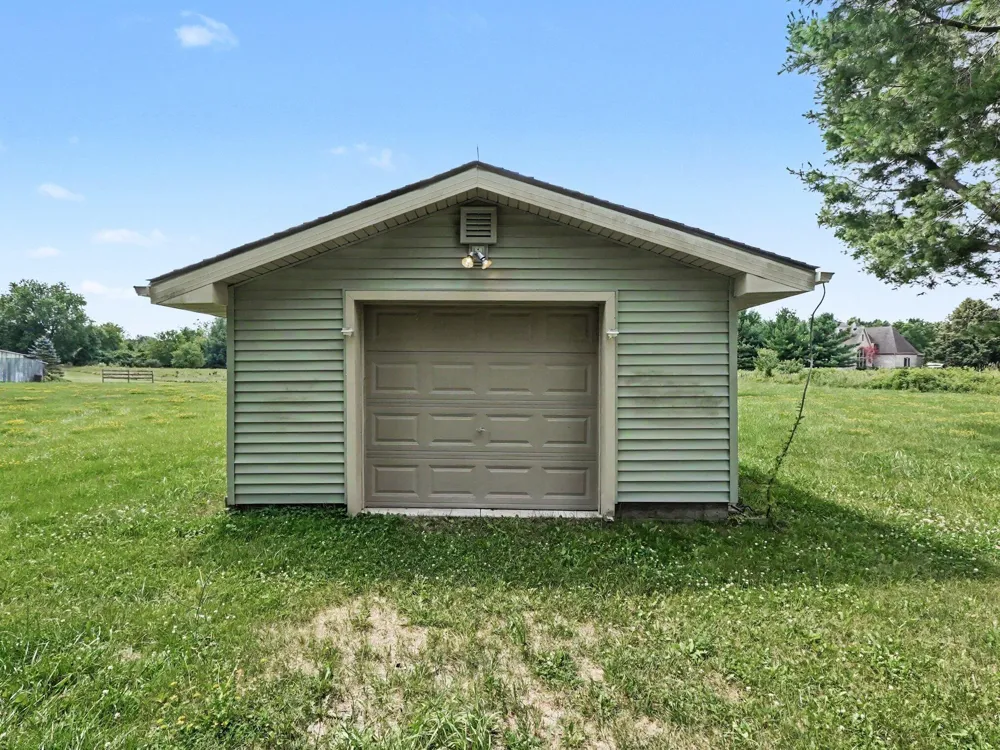 6085 DEXTER ANN ARBOR ROAD Dexter, MI 48130