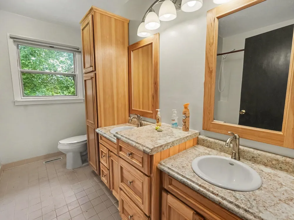 6085 DEXTER ANN ARBOR ROAD Dexter, MI 48130