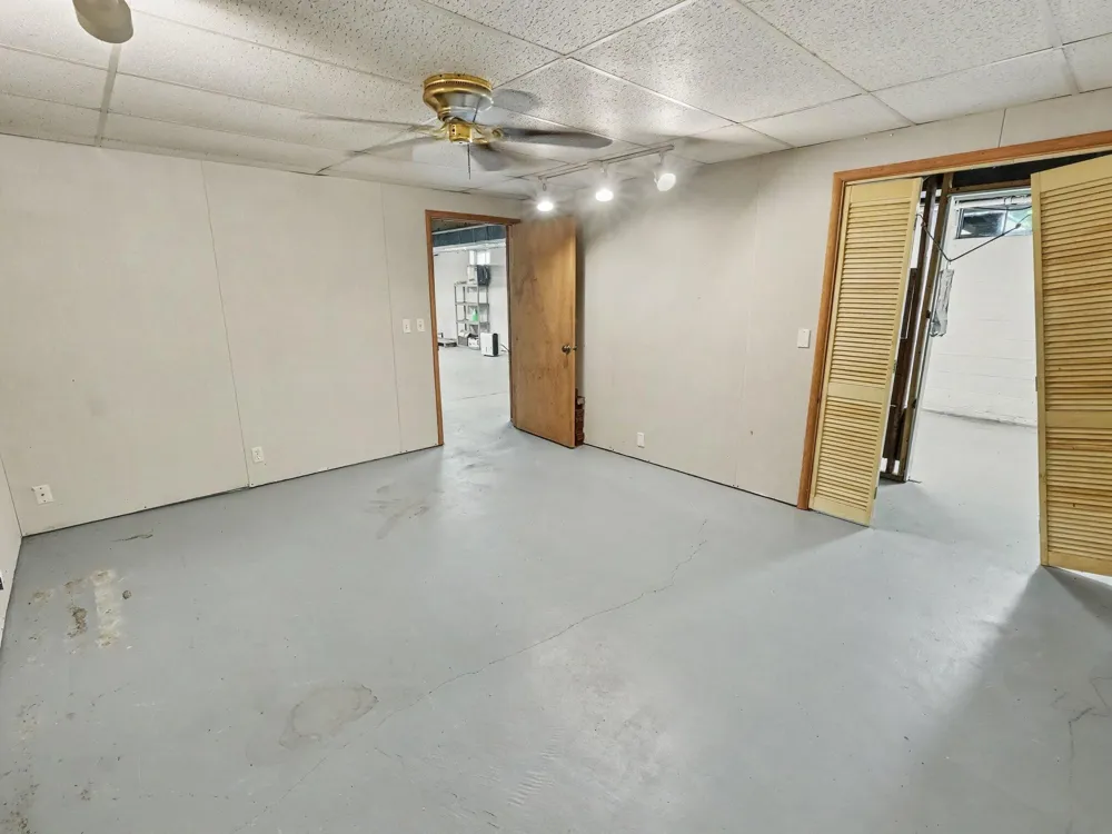 6085 DEXTER ANN ARBOR ROAD Dexter, MI 48130