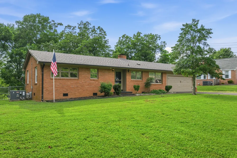 783 N Broad St Lexington, TN 38351