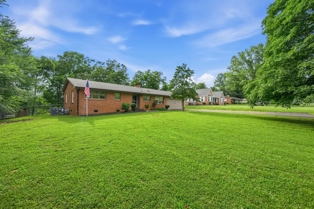783 N Broad St Lexington, TN 38351