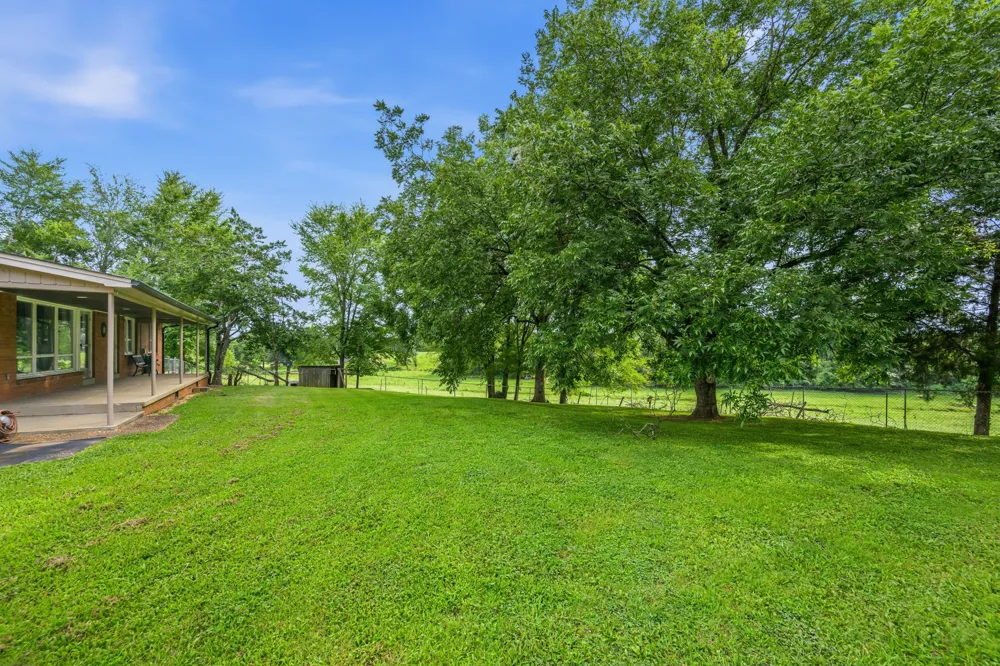 783 N Broad St Lexington, TN 38351