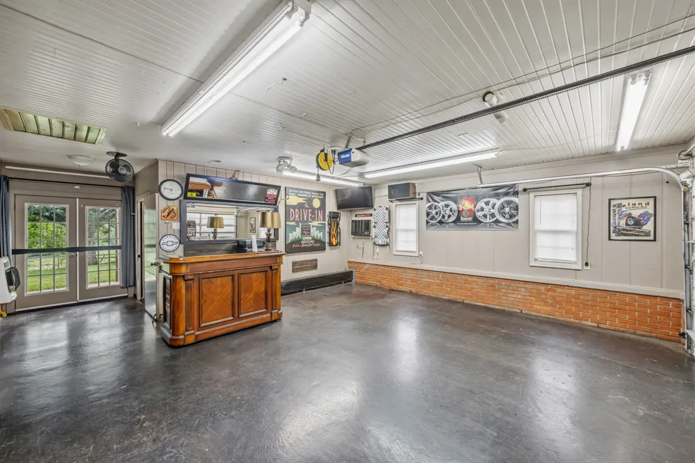 783 N Broad St Lexington, TN 38351