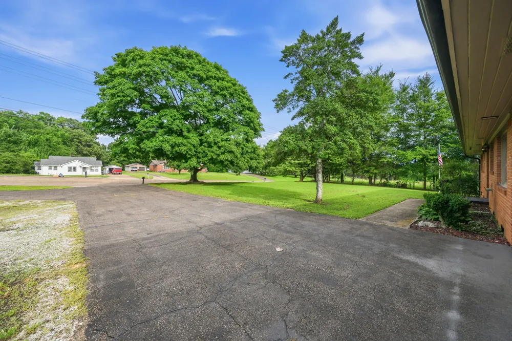 783 N Broad St Lexington, TN 38351