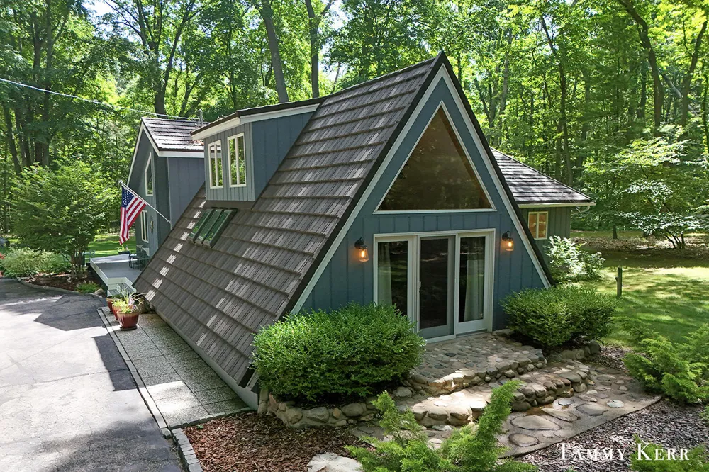 6051 Old Allegan Road Saugatuck Township, MI 49453