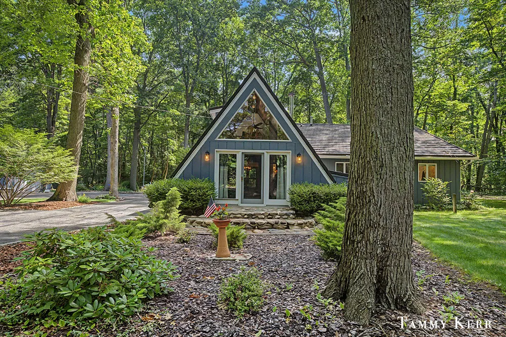 6051 Old Allegan Road Saugatuck Township, MI 49453