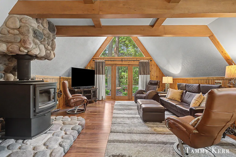 6051 Old Allegan Road Saugatuck Township, MI 49453