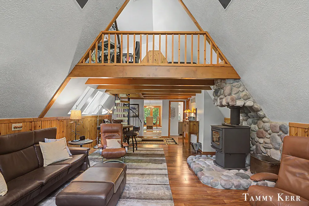 6051 Old Allegan Road Saugatuck Township, MI 49453