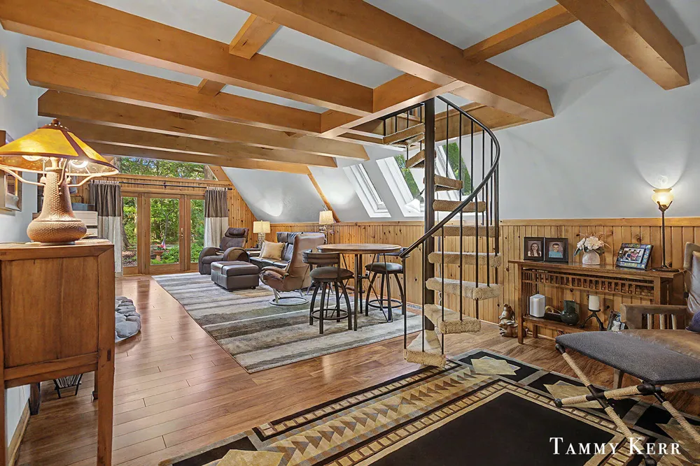 6051 Old Allegan Road Saugatuck Township, MI 49453