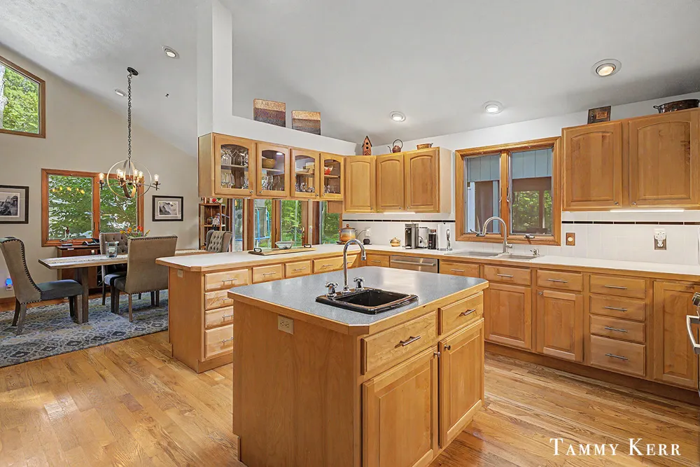 6051 Old Allegan Road Saugatuck Township, MI 49453