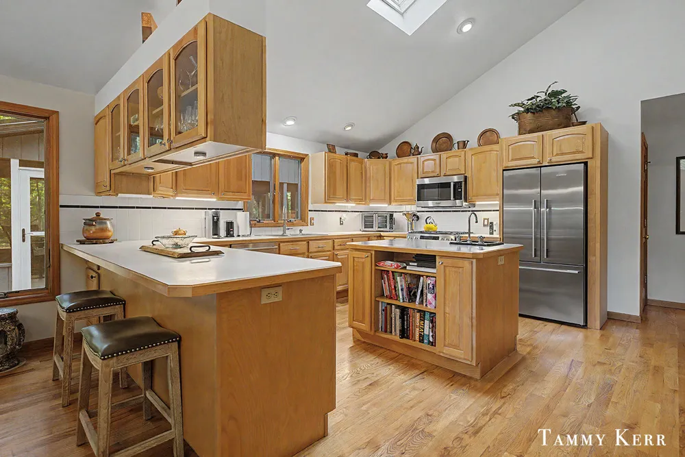 6051 Old Allegan Road Saugatuck Township, MI 49453