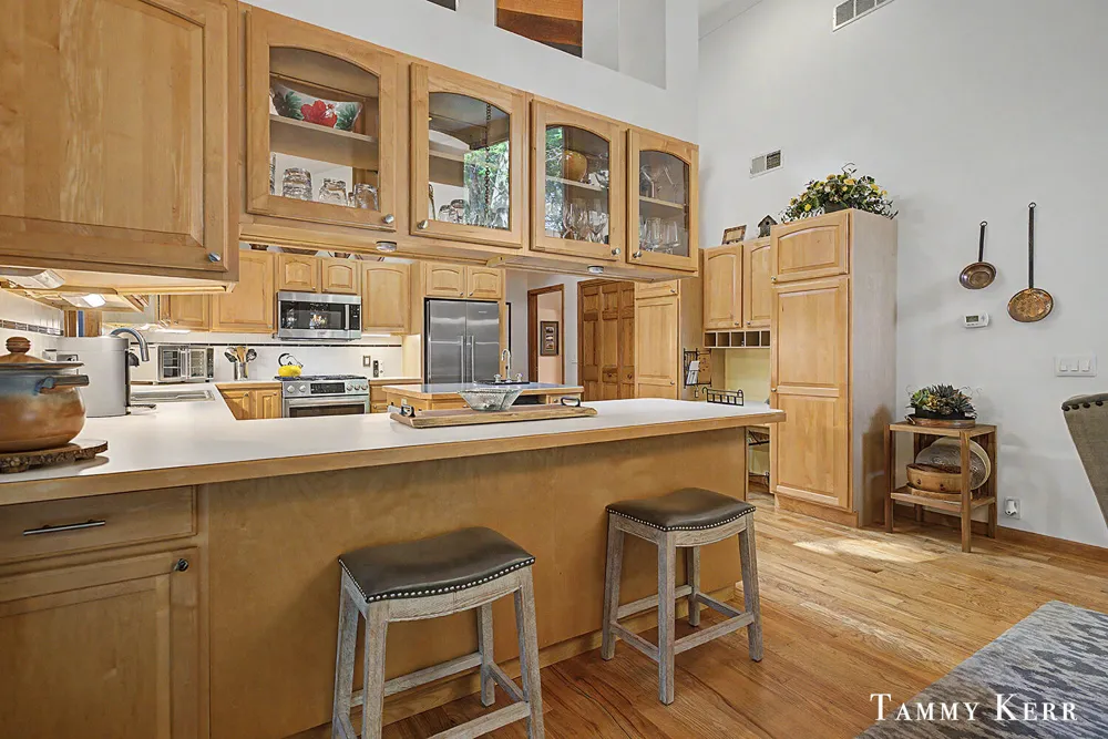 6051 Old Allegan Road Saugatuck Township, MI 49453