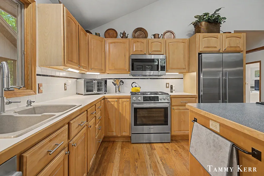 6051 Old Allegan Road Saugatuck Township, MI 49453