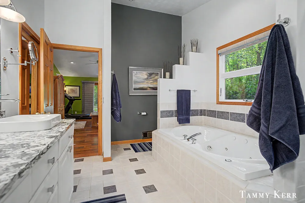 6051 Old Allegan Road Saugatuck Township, MI 49453