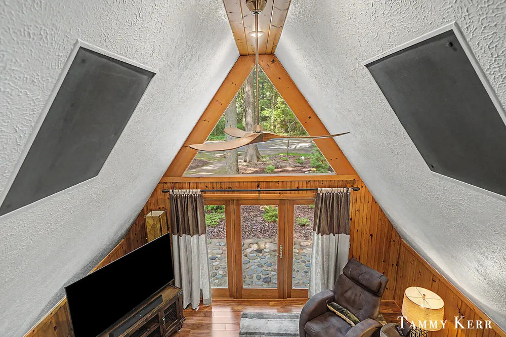 6051 Old Allegan Road Saugatuck Township, MI 49453