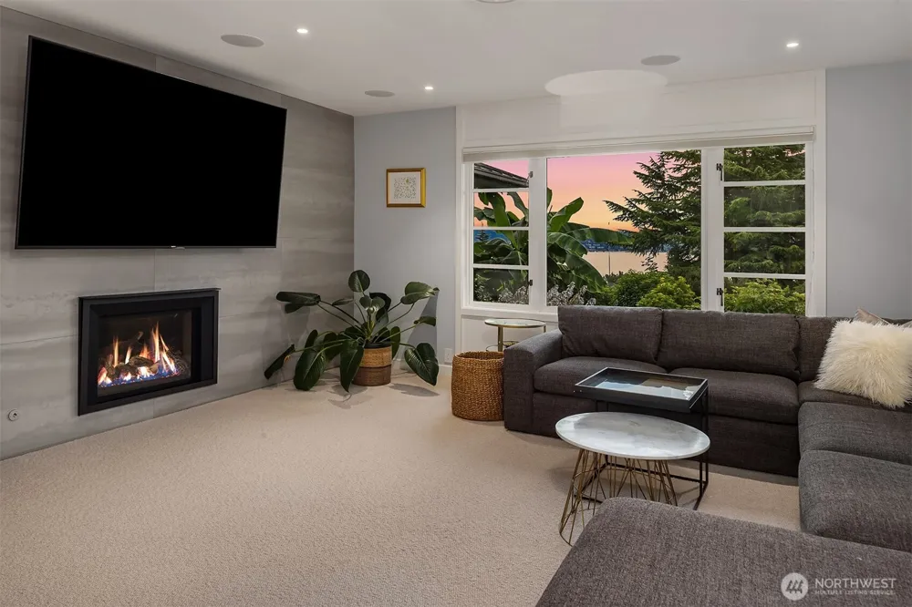 6340 NE Windermere Road Seattle, WA 98105