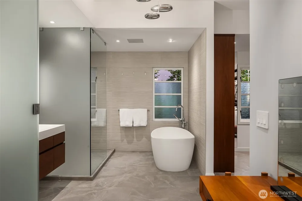 6340 NE Windermere Road Seattle, WA 98105