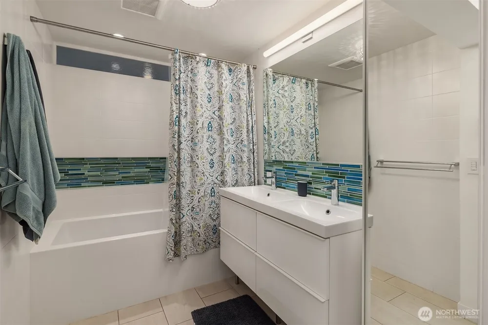 6340 NE Windermere Road Seattle, WA 98105