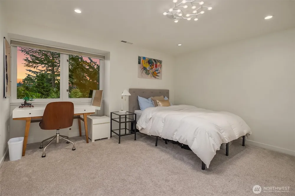 6340 NE Windermere Road Seattle, WA 98105