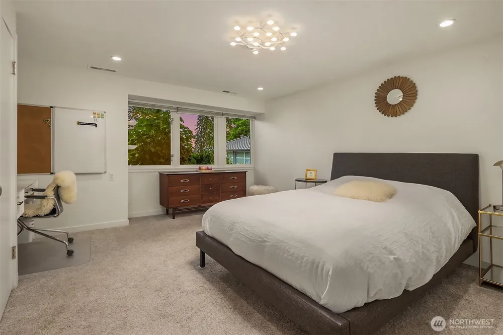 6340 NE Windermere Road Seattle, WA 98105