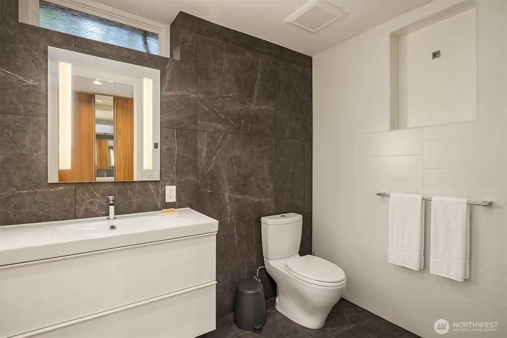 6340 NE Windermere Road Seattle, WA 98105